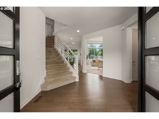 5540 Sw BRUGGER St, Portland, OR 97219