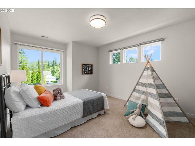 5540 Sw BRUGGER St, Portland, OR 97219