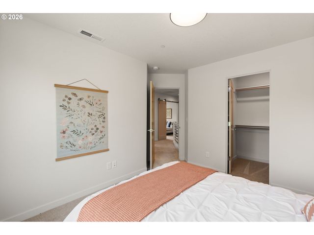 5540 Sw BRUGGER St, Portland, OR 97219