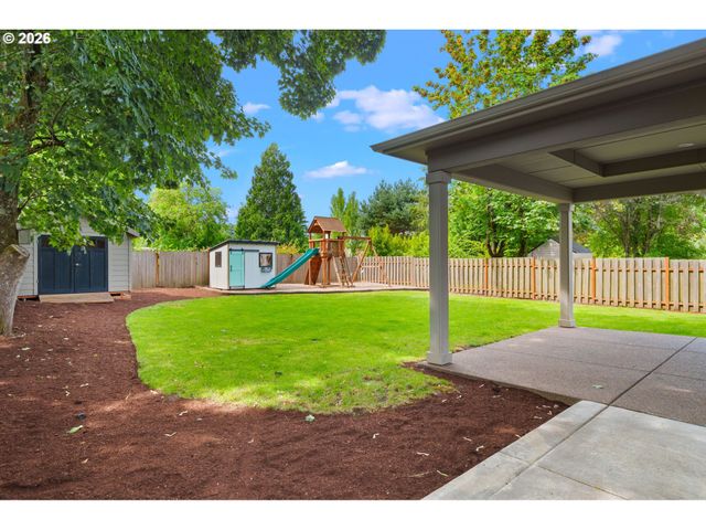 5540 Sw BRUGGER St, Portland, OR 97219