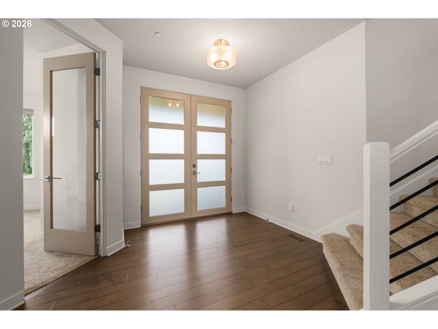 5540 Sw BRUGGER St, Portland, OR 97219