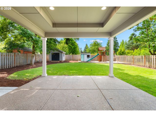 5540 Sw BRUGGER St, Portland, OR 97219