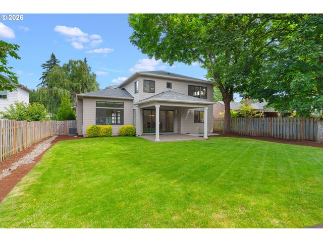 5540 Sw BRUGGER St, Portland, OR 97219