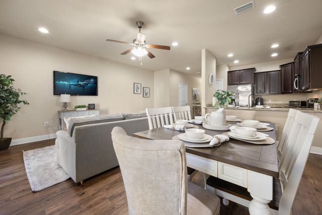 8808 Brown Pelican Circle, Navarre, FL 32566