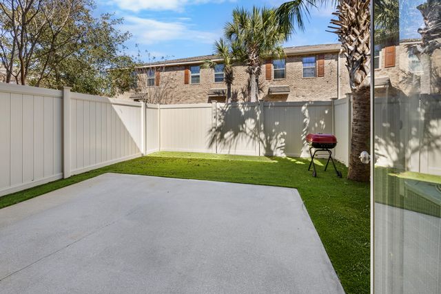 8808 Brown Pelican Circle, Navarre, FL 32566