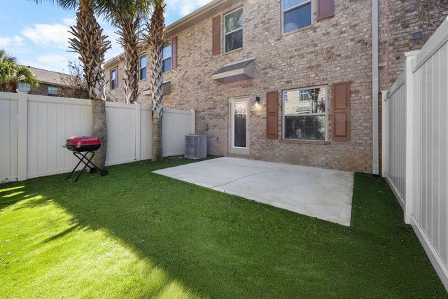 8808 Brown Pelican Circle, Navarre, FL 32566