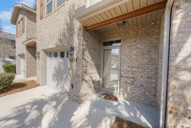 8808 Brown Pelican Circle, Navarre, FL 32566