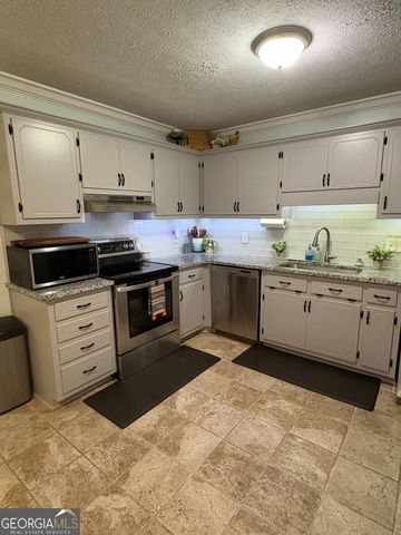 206 Oxford Road, Griffin, GA 30223