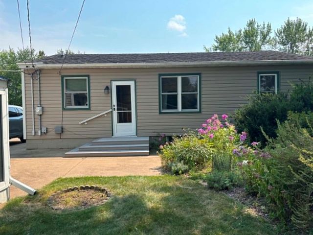 2120 Valmont Avenue, Eau Claire, WI 54701