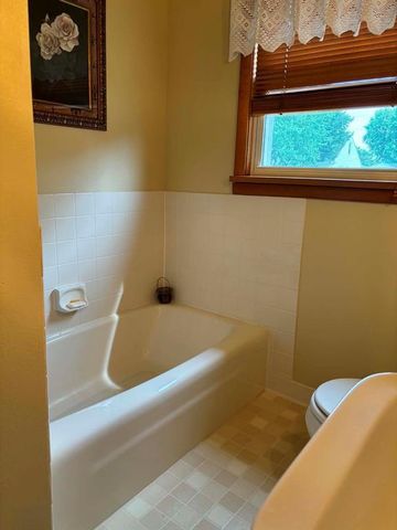 2120 Valmont Avenue, Eau Claire, WI 54701