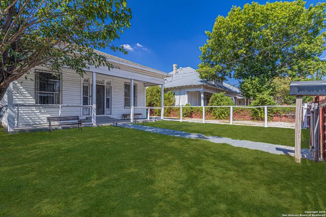 1123 S Hackberry, San Antonio, TX 78210