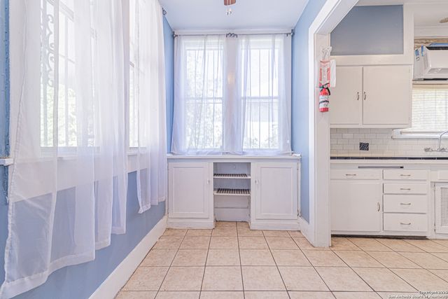 1123 S Hackberry, San Antonio, TX 78210