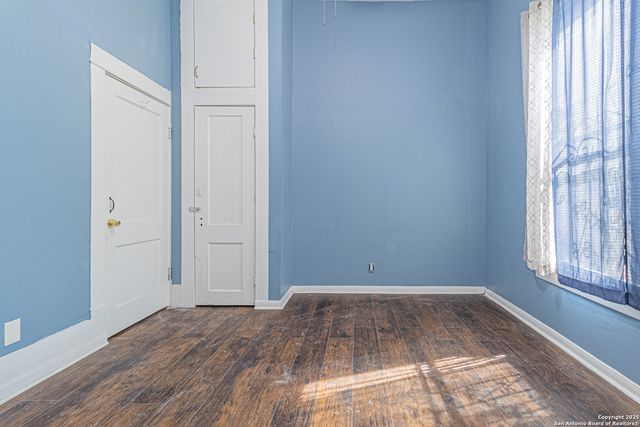 1123 S Hackberry, San Antonio, TX 78210