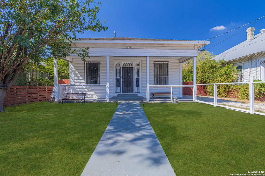 1123 S Hackberry, San Antonio, TX 78210