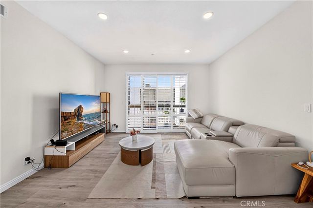 533 S St Andrews Place 408, Los Angeles, CA 90020