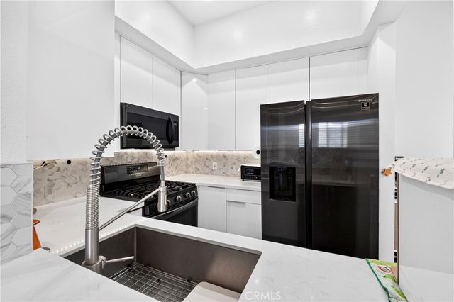 533 S St Andrews Place 408, Los Angeles, CA 90020