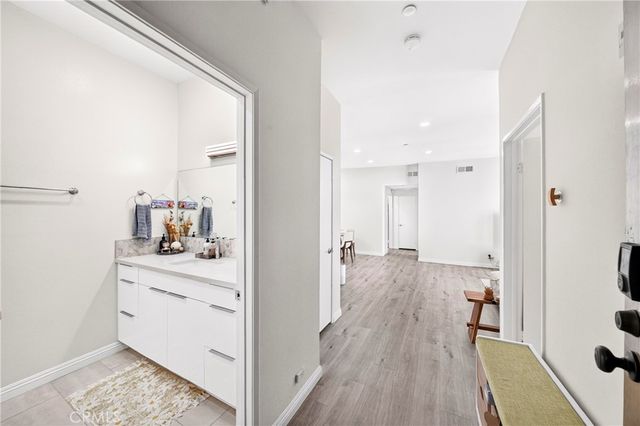 533 S St Andrews Place 408, Los Angeles, CA 90020