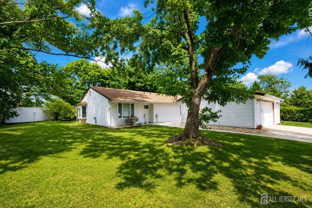 112 Indigo Plaza, Monroe, NJ 08831