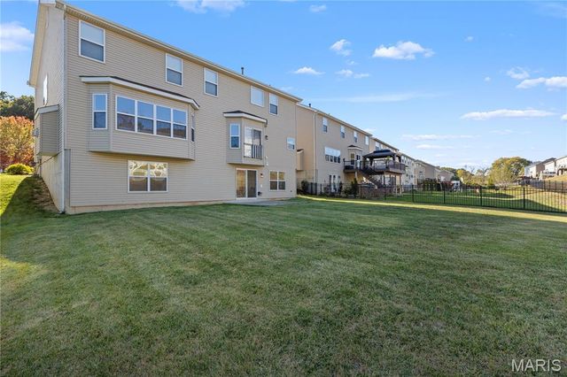 1389 Red Oak Plantation Drive, Ballwin, MO 63021