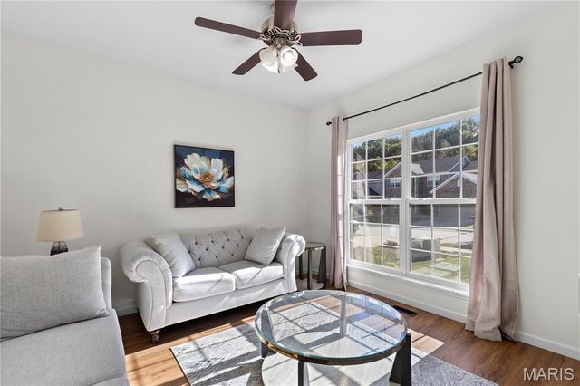 1389 Red Oak Plantation Drive, Ballwin, MO 63021