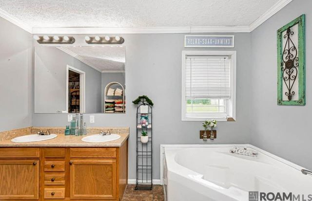 20126 Steve Hughes Rd, Walker, LA 70785