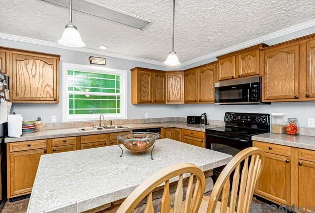 20126 Steve Hughes Rd, Walker, LA 70785