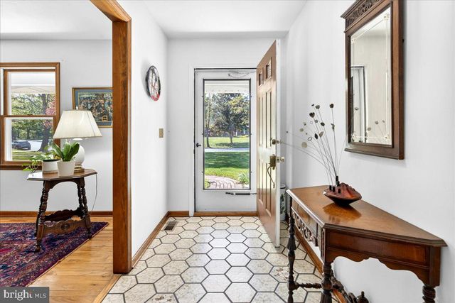 54 PLATZ DR, Skillman, NJ 08558