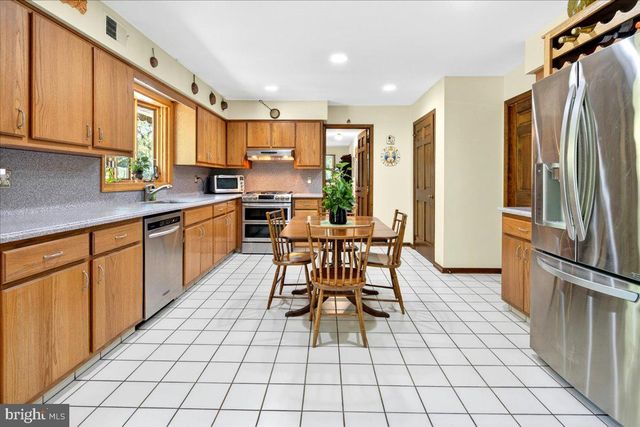 54 PLATZ DR, Skillman, NJ 08558