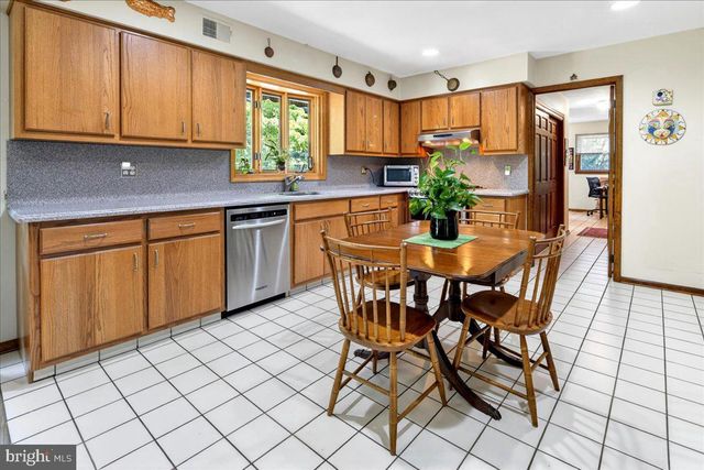 54 PLATZ DR, Skillman, NJ 08558