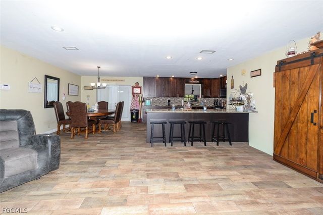 15581 Old Olga RD, Alva, FL 33920