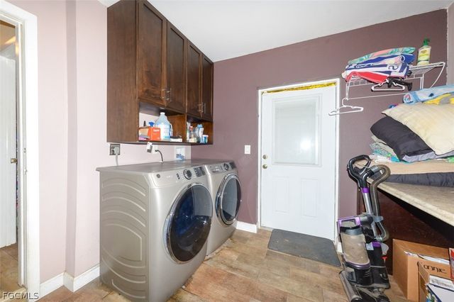 15581 Old Olga RD, Alva, FL 33920