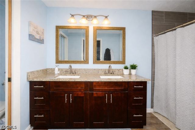 15581 Old Olga RD, Alva, FL 33920