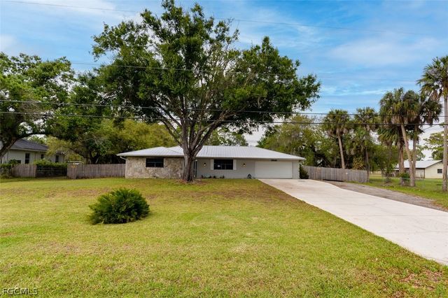 15581 Old Olga RD, Alva, FL 33920