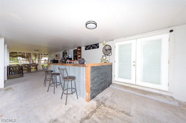 15581 Old Olga RD, Alva, FL 33920