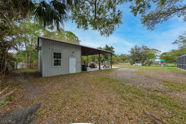 15581 Old Olga RD, Alva, FL 33920