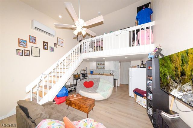 15581 Old Olga RD, Alva, FL 33920