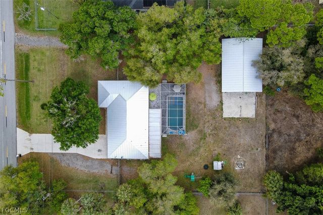 15581 Old Olga RD, Alva, FL 33920