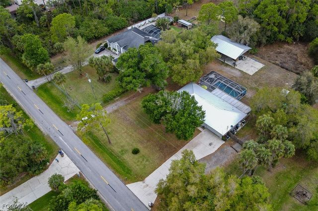 15581 Old Olga RD, Alva, FL 33920