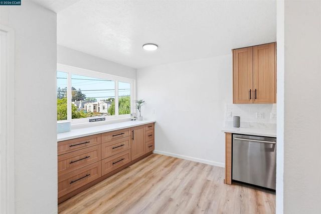 710 E 22nd 203, Oakland, CA 94606