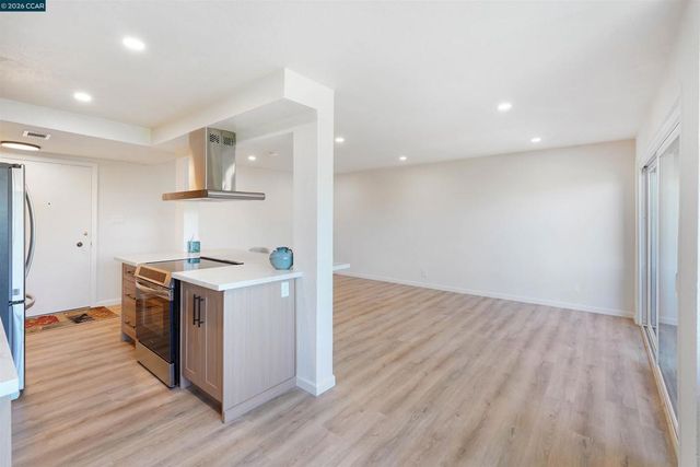 710 E 22nd 203, Oakland, CA 94606