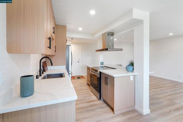 710 E 22nd 203, Oakland, CA 94606