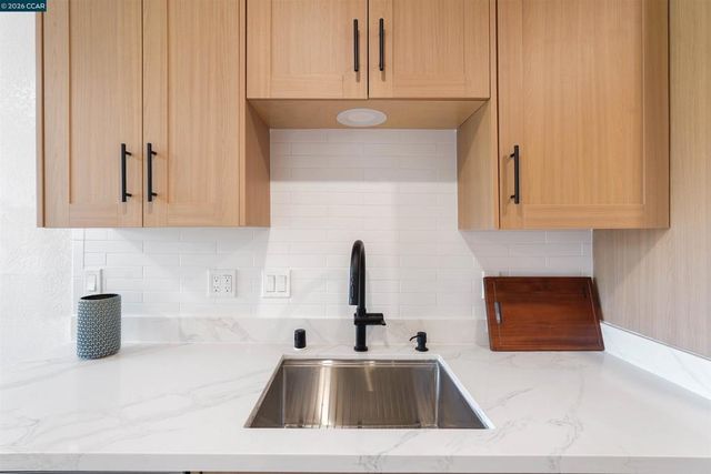 710 E 22nd 203, Oakland, CA 94606