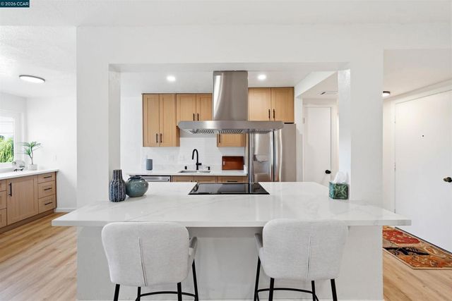 710 E 22nd 203, Oakland, CA 94606