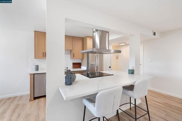 710 E 22nd 203, Oakland, CA 94606