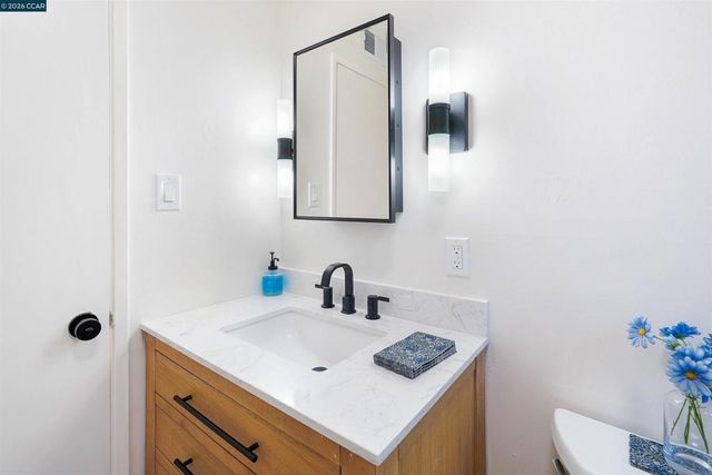 710 E 22nd 203, Oakland, CA 94606