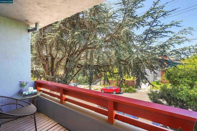710 E 22nd 203, Oakland, CA 94606