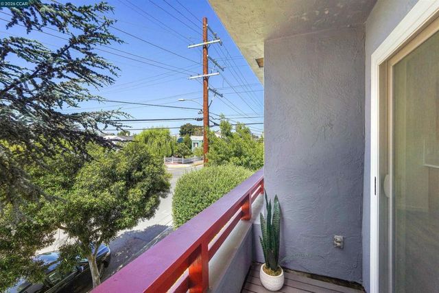 710 E 22nd 203, Oakland, CA 94606