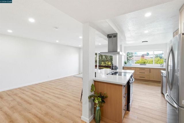 710 E 22nd 203, Oakland, CA 94606