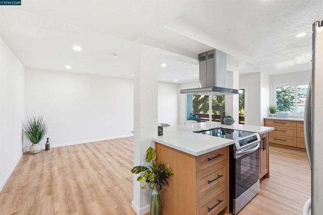 710 E 22nd 203, Oakland, CA 94606