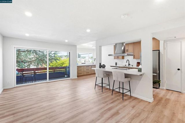 710 E 22nd 203, Oakland, CA 94606